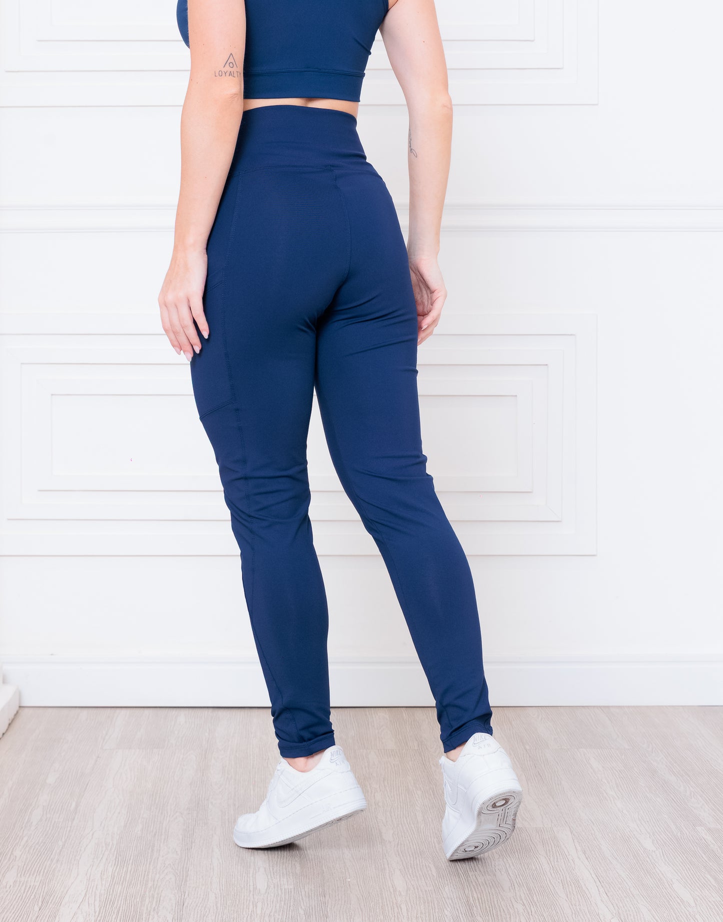 Calça com Bolso Essential | Funcional e Cheia de Atitude