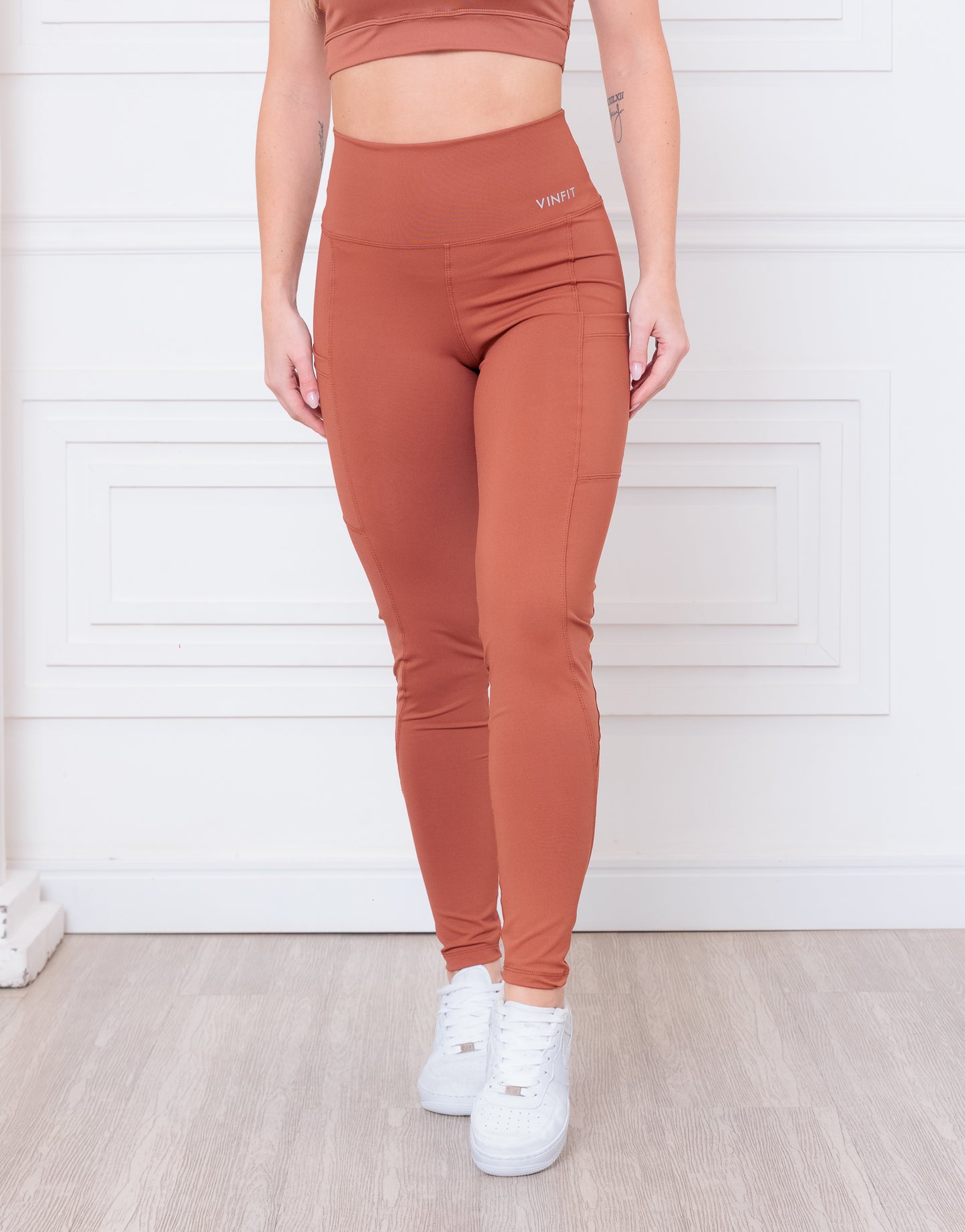 Calça com Bolso Essential | Funcional e Cheia de Atitude