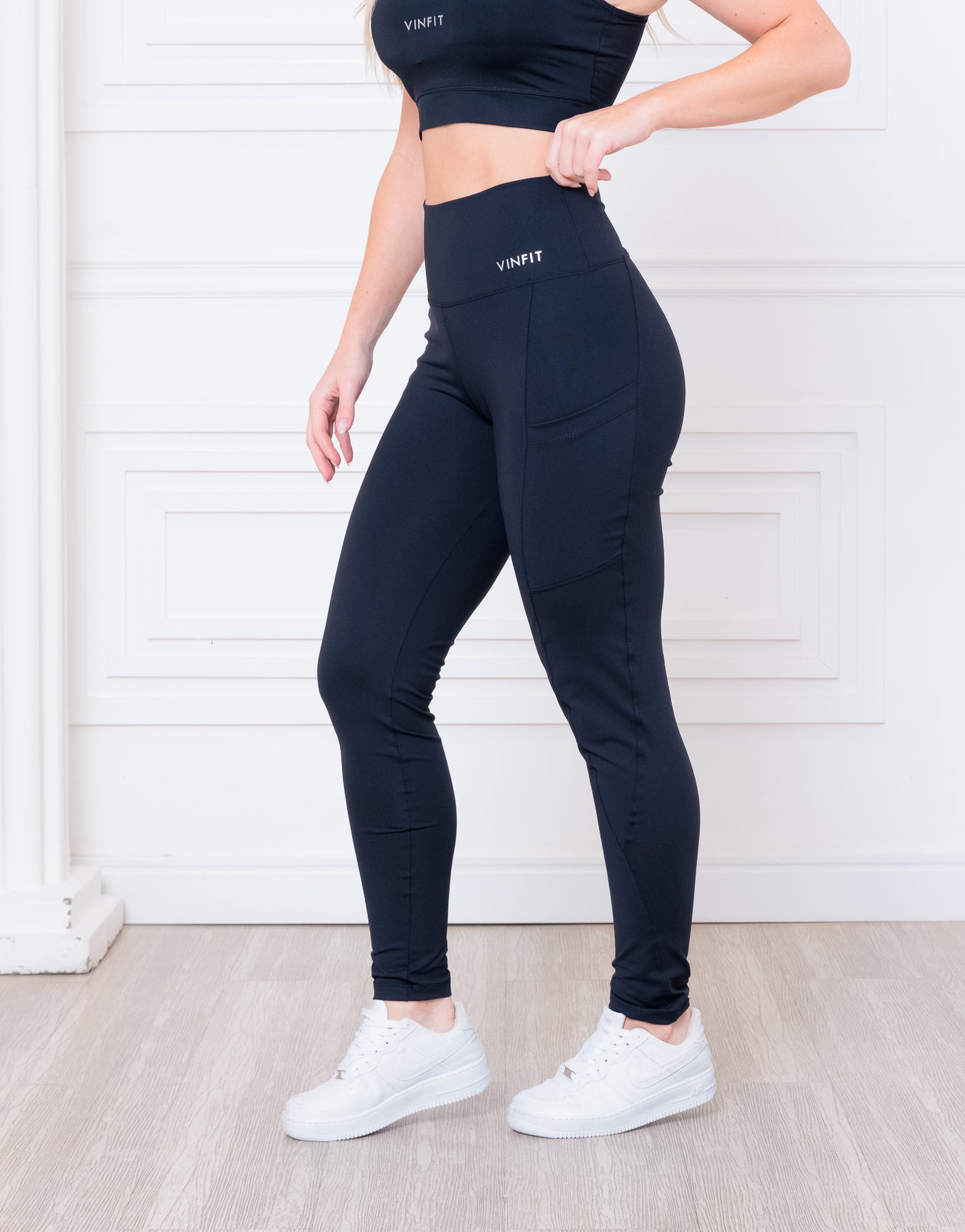 Calça com Bolso Essential | Funcional e Cheia de Atitude