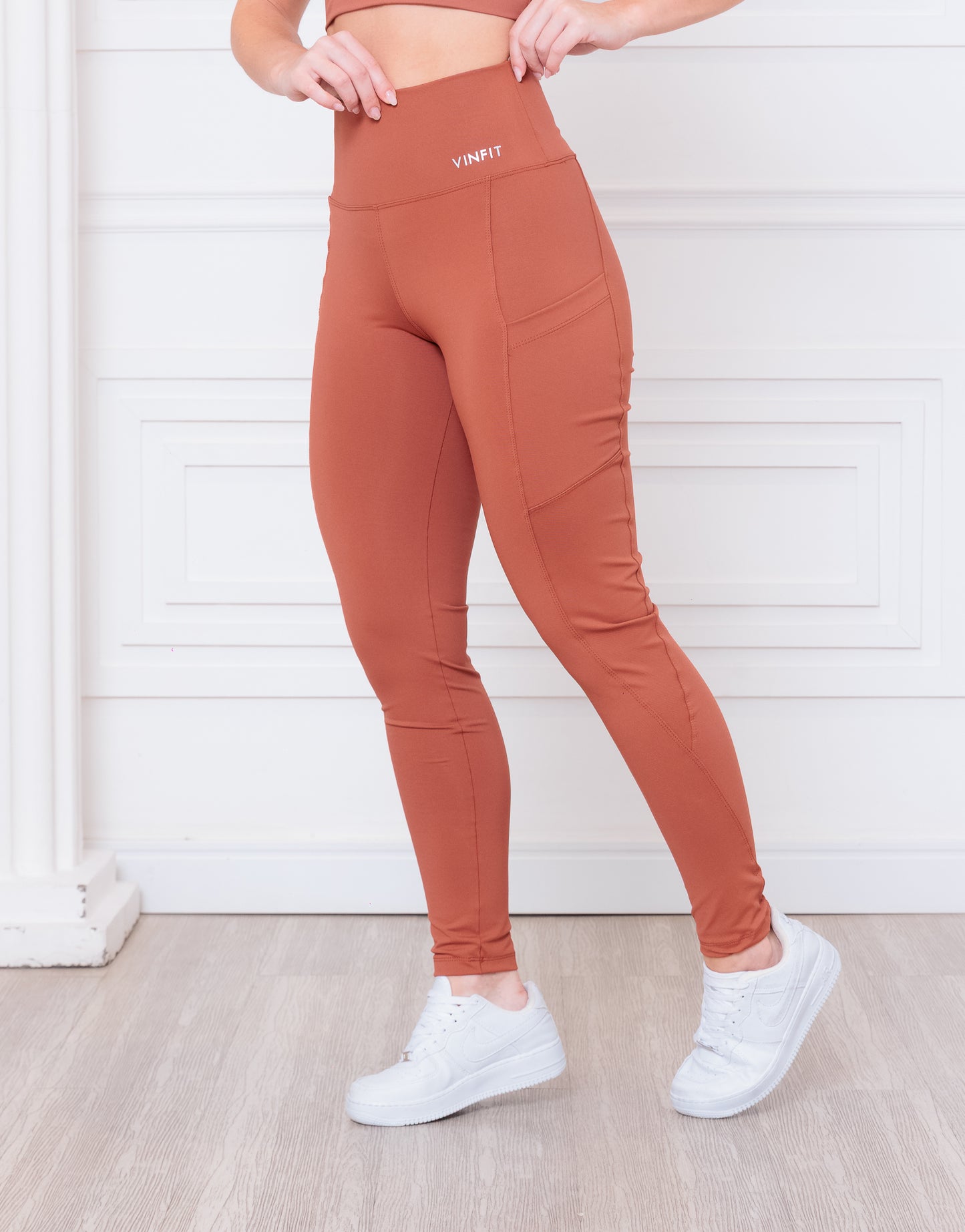 Calça com Bolso Essential | Funcional e Cheia de Atitude