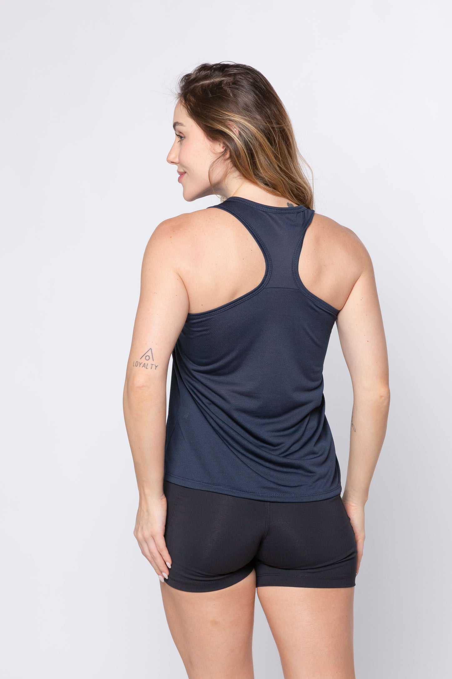 Regata Dry-Fit Vinfit | Secagem rápida e ajuste perfeito