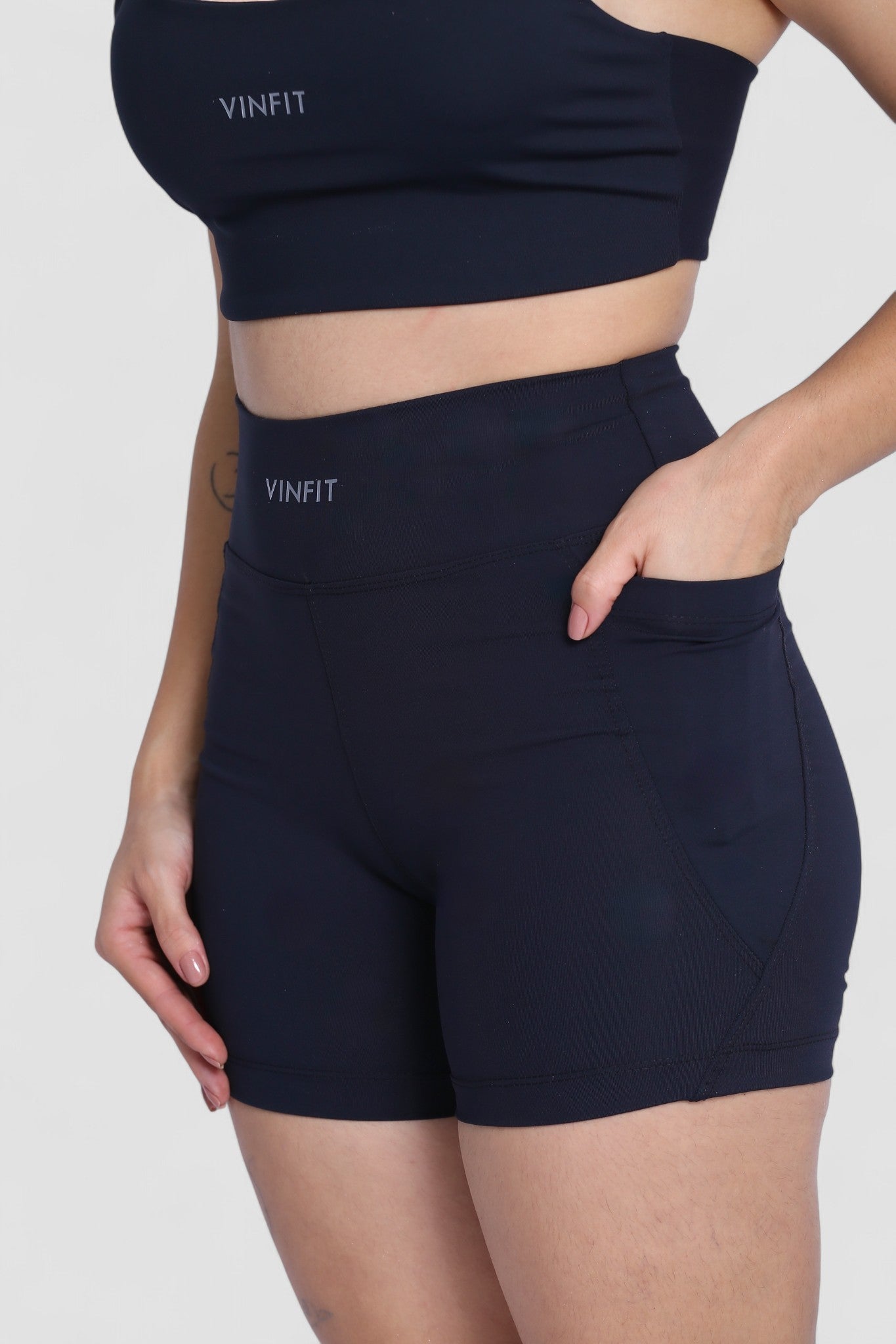 Shorts Basic com Bolso Vinfit Poliamida | Funcionalidade e Alta Performance