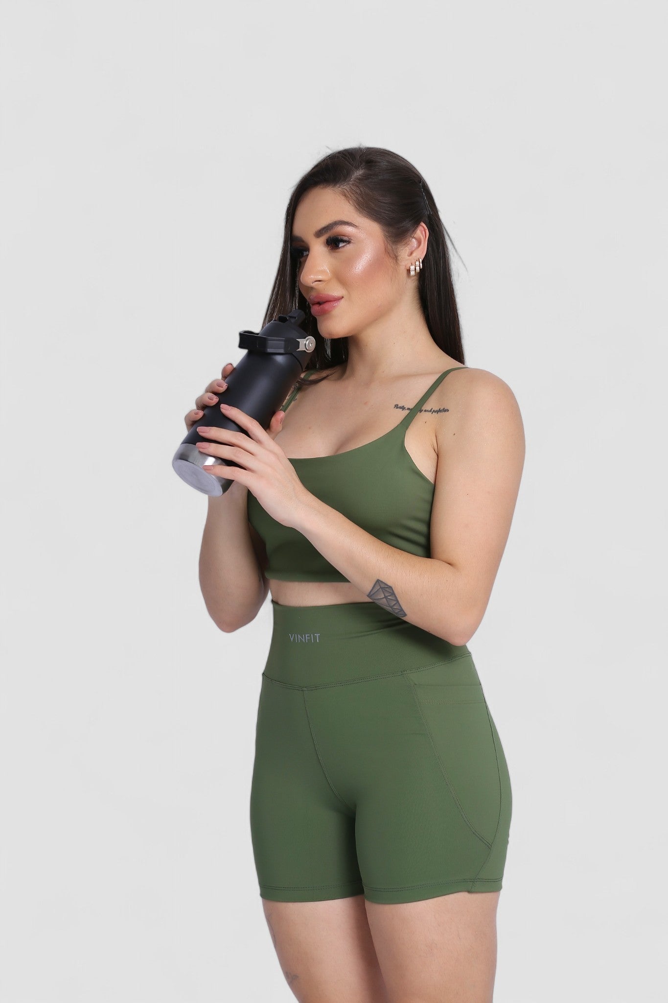 Shorts Basic com Bolso Vinfit Poliamida | Funcionalidade e Alta Performance