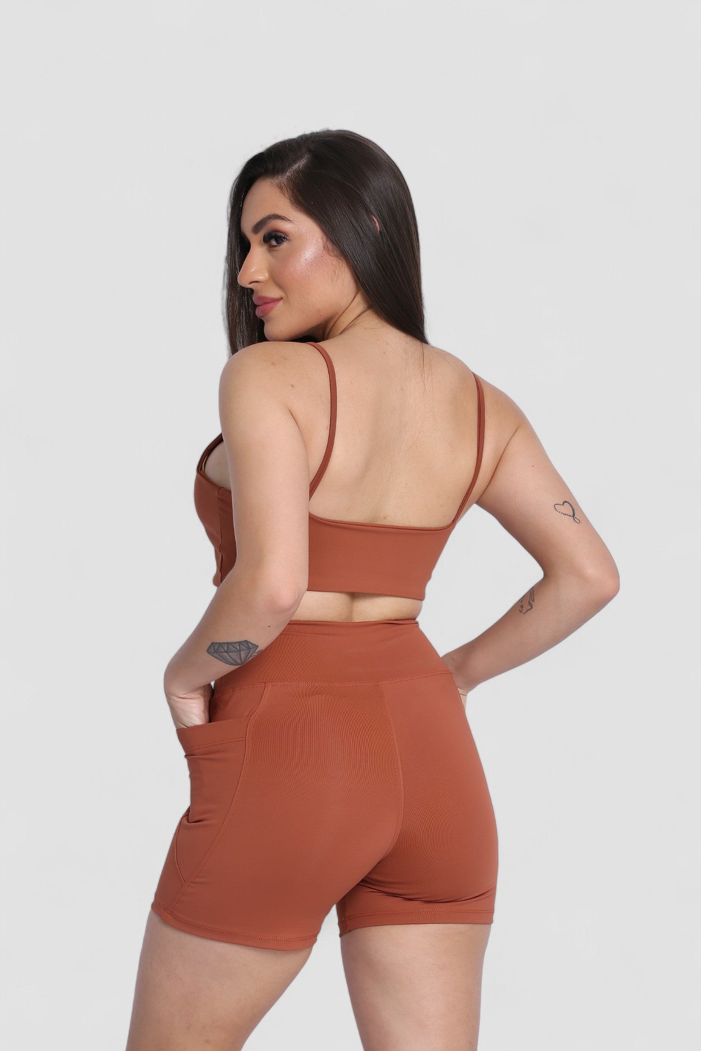 Shorts Basic com Bolso Vinfit Poliamida | Funcionalidade e Alta Performance